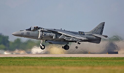 AV-8B Harrier II from VMA-231 landing in 2003