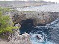 Le trou de madame Coco par la hauteur avec vue sur la pointe du Piton et Le Piton