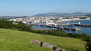 Blick über den Hafen auf Douglas