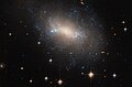 在天貓座的NGC 2337 是一個不規則星系，距離大約2,500萬年[13]。