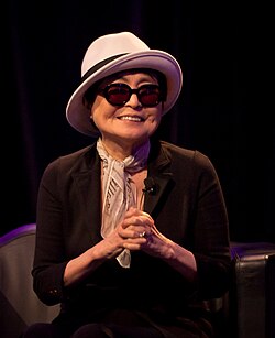 Yoko Ono vuonna 2011.