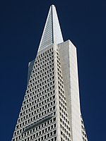 Aluminiumverkleidete Spitze der Transamerica Pyramid