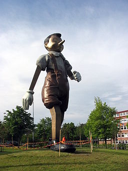 Pinocchiostatyn i Borås