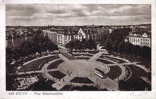 Tram Falkenried on Grunwaldzki square