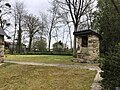 Ancien puits dans le bourg de Lanouée.