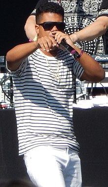 Makonnen performing in July 2015