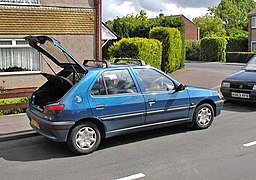 Peugeot 306 berline 5 portes.