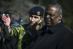 Överbefälshavare Micael Bydén och USA:s försvarsminister Lloyd Austin vistar HMS Härnösand (K33)