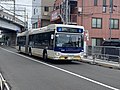 連節バスの車両（T22102号車）ブルーリボンハイブリッド連節バス