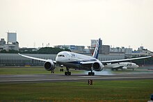 適合検証プログラム(SROV)で大阪国際空港に初飛来した787-8型機（2011年7月5日・N787EX）