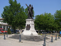 Staty över Claude Jacques Lecourbe på place de la Liberté