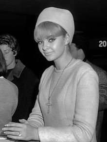 Mandy Rice-Davies (1964).jpg