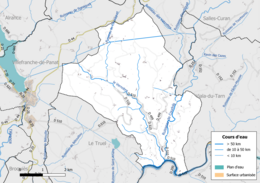 Carte en couleur présentant le réseau hydrographique de la commune