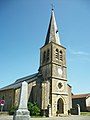 L'église Saint-Michel et le monument aux morts