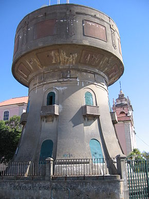 Depósito da EPAL, construído em 1929, e Igreja de Nª Srª da Penha de França