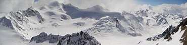 Wildspitze, 3768 m, höchster Berg von Tirol – verwendet in Österreich, Tirol, Wildspitze und Ötztal. Fotografiert im April 2005, dann vier Einzel-Bilder „per Hand“ (und Stitching-Software) zusammengesetzt.