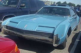 Une Oldsmobile Toronado au Québec (Canada).