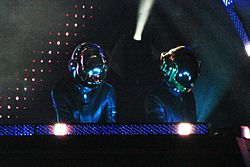 Daft Punk Wireless Fesztiválon 2007. balról jobbra: Thomas Bangalter, Guy-Manuel de Homem-Christo