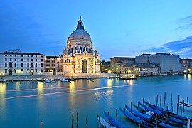 Utsikt mot kirken Santa Maria della Salute