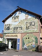 Hommage à Marcel Pagnol sur le mur de la boulangerie.