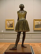 La petita ballarina de catorze anys, feta el 1922 a partir d'un model de 1879-1880. Bronze, tenyida parcialment. (Metropolitan Museum of Art)