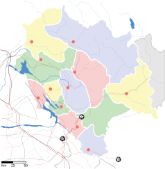 Mapa konturowa Himachal Pradeshu, blisko centrum u góry znajduje się punkt z opisem „Manali”