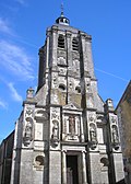 Le clocher-porche en façade.