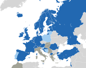 Um mapa colorido dos países da Europa