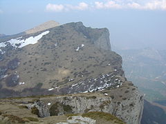 Les Trois Becs : le Signal (1559 m) et la Roche Courbe (1545 m) vus depuis le Veyou (1589 m).