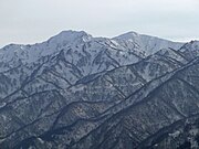 積雪期の駒ヶ岳、駒の形が地形によることがわかる