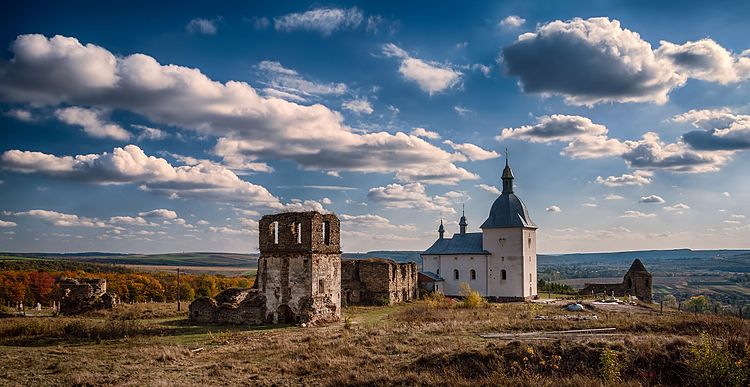 Угорницкий (Подгорянский) Преображенский мужской монастырь на берегу реки Серет, между городом Теребовля и селом Подгора Теребовлянского района Тернопольской области Украины