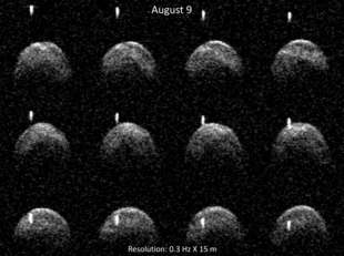 Radarbilder von 1991 VH und seinem Mond; aufgenommen vom Arecibo-Observatorium, 2008