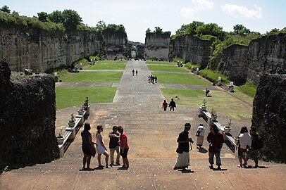 Lotus Pond, kawasan inti Taman Budaya Garuda Wisnu Kencana