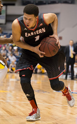 Tyler Harvey jogando pelo Eastern Washington Eagles, contra o Northern Arizona, em 2015