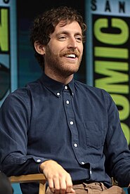 Thomas Middleditch spielt Dr. Sam Coleman, Vera Farmiga spielt Dr. Emma Russell