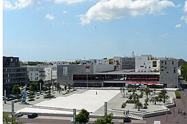 Le centre commercial Ruban bleu sur le complexe Ville-port.