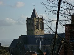 Le clocher de l'église de Cassel vu depuis le sommet du mont.