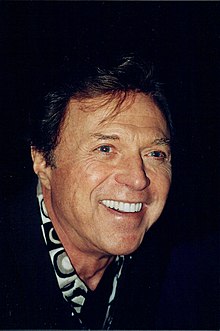 Steve Lawrence 1999.jpg