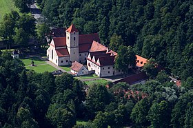 Église et salle capitulaire du Červený Kláštor (monastère rouge).