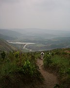 La descente avec vue sur la rivière Nsele.