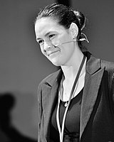 Britt Marie Hermes c. 2016, uma ex-médica naturopata e grande crítica da naturopatia.