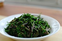 Minari-muchim (daun selom berperasa)