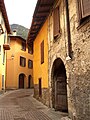 strada che dalla piazzetta porta al sagrato della chiesa di San Salvatore