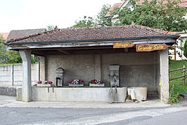 Fontaine-lavoir.