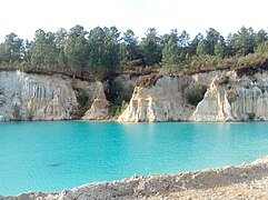 Parc de la découverte des carrières d'argile blanche, Guizengeard, dans le sud-ouest.