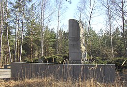 Monument en mémoire du crash du Vol 981 de la Turkish Airlines.