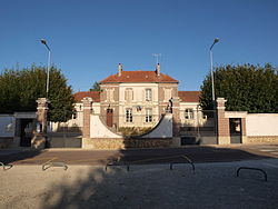 Skyline of Béon