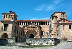 Gereja Colegiata di Santillana