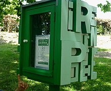 Boite à livres dans le parc du Moulineau.