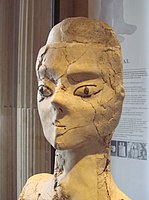 Louvre `Ain Ghazal heykeli sol profil